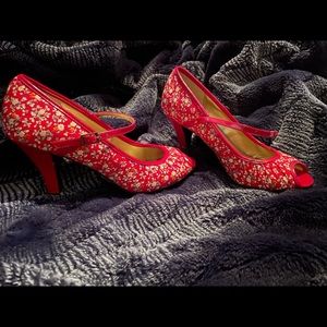 Madden Girl Mollyyy open toe heels red floral